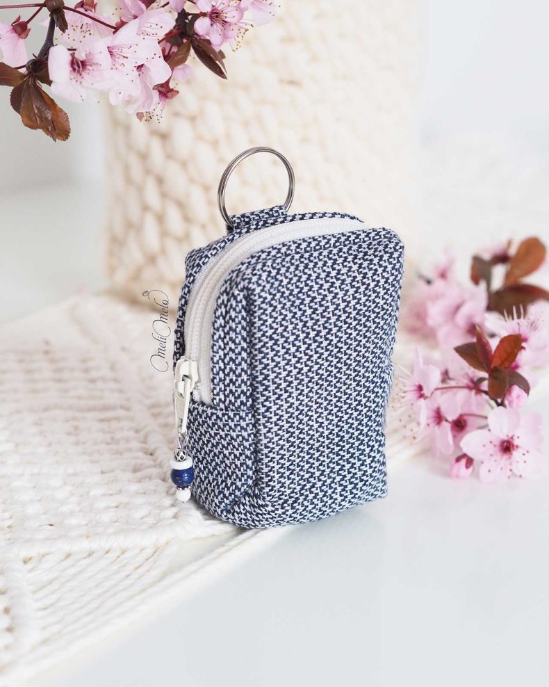 pochette-zip-tissu-serge-coton-bleu-nuit-couture-laboutiquedemelimelo