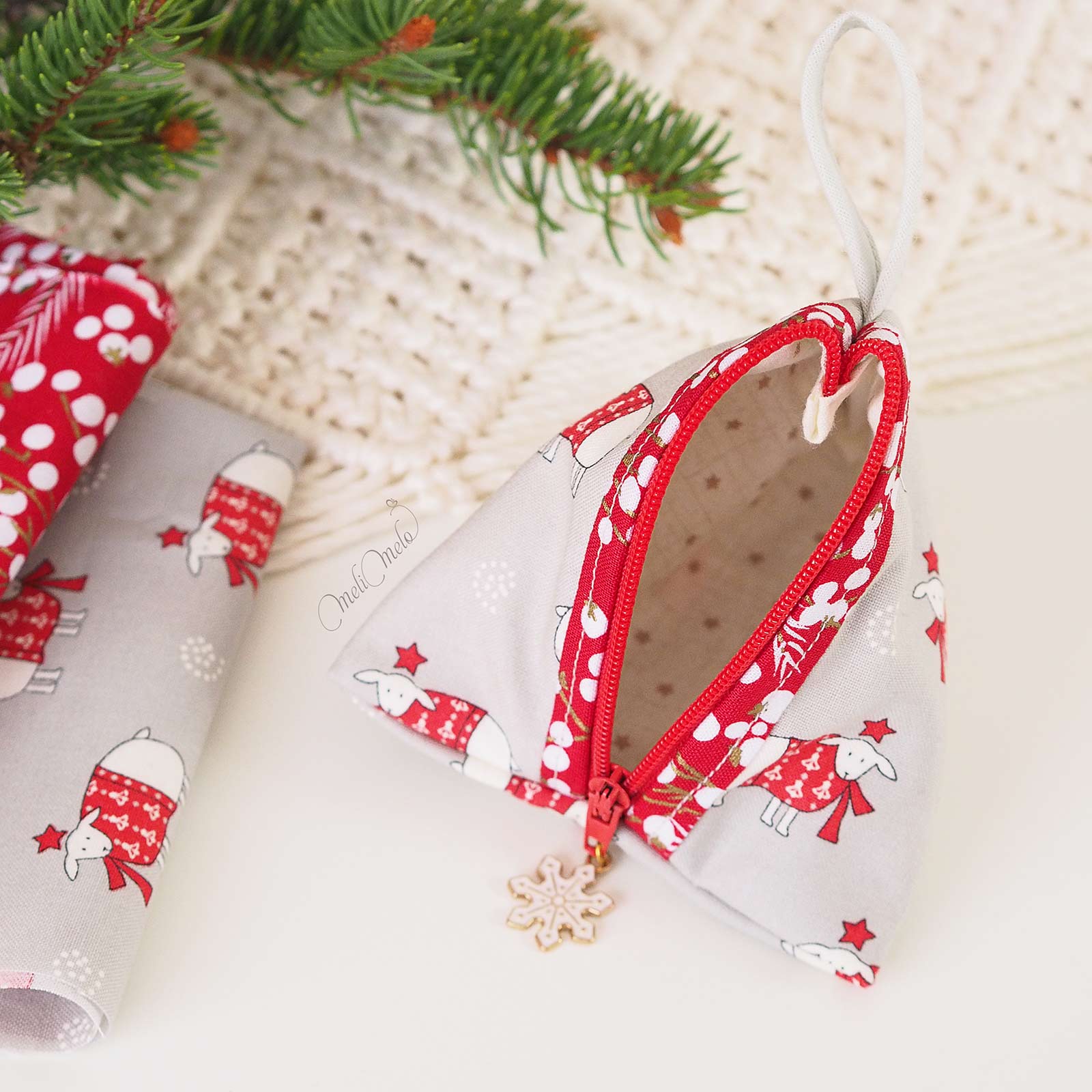 pochon-berlingot-flocon-neige-mouton-rouge-cadeau-avent-laboutiquedemelimelo