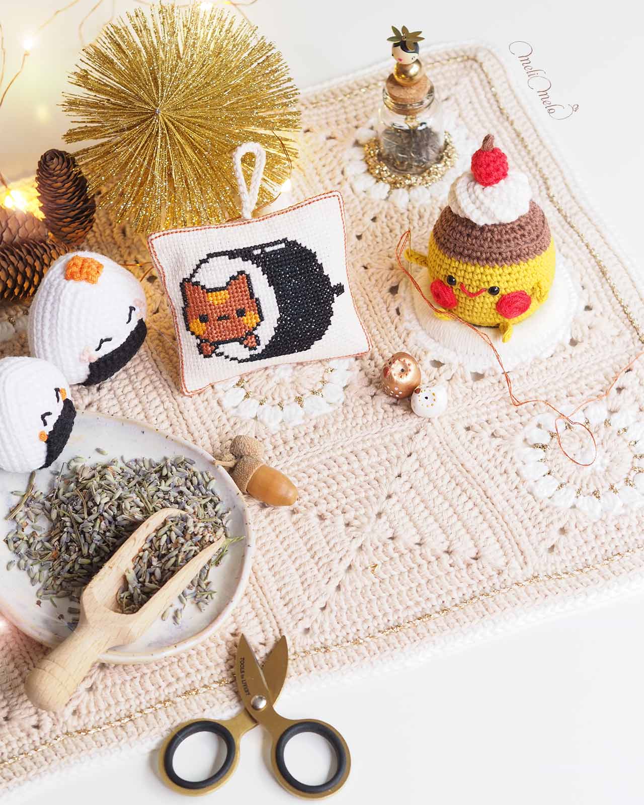 point-croix-chat-sushi-toile-zweigart-laboutiquedemelimelo