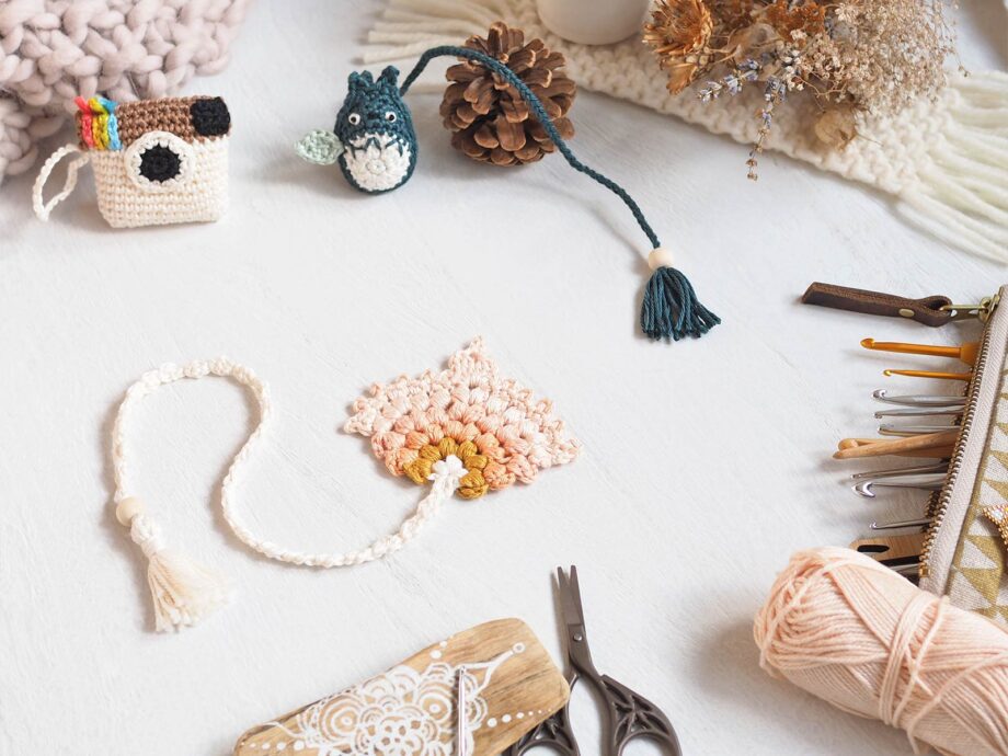 marque-pages et grigri au crochet porte bonheur laboutiquedemelimelo