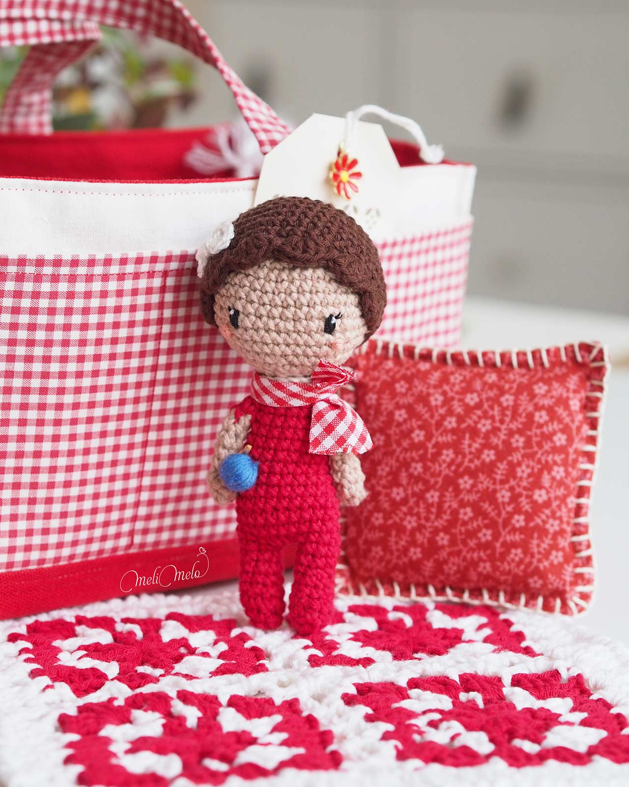 poupee-crochet-serial-crocheteuses-isabelle-scandmore-laboutiquedemelimelo