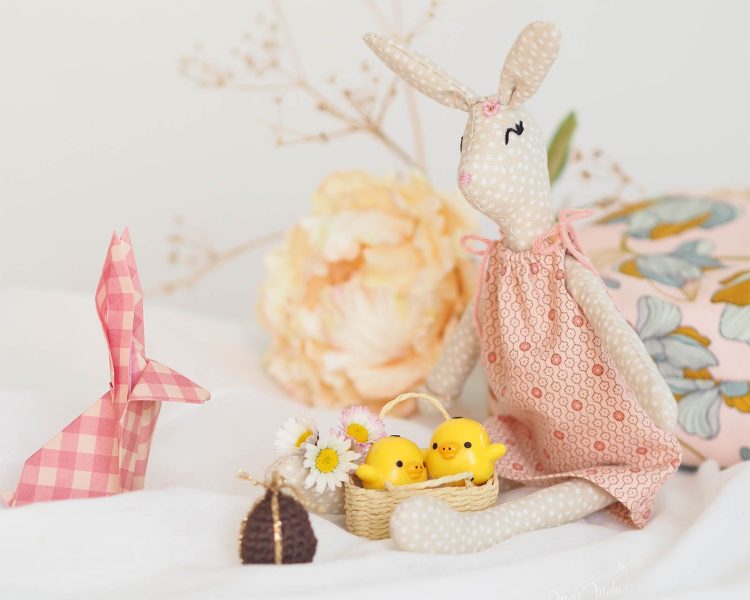 poussin-lapine-paques-easter-bunny-tilda-fabrics-laboutiquedemelimelo