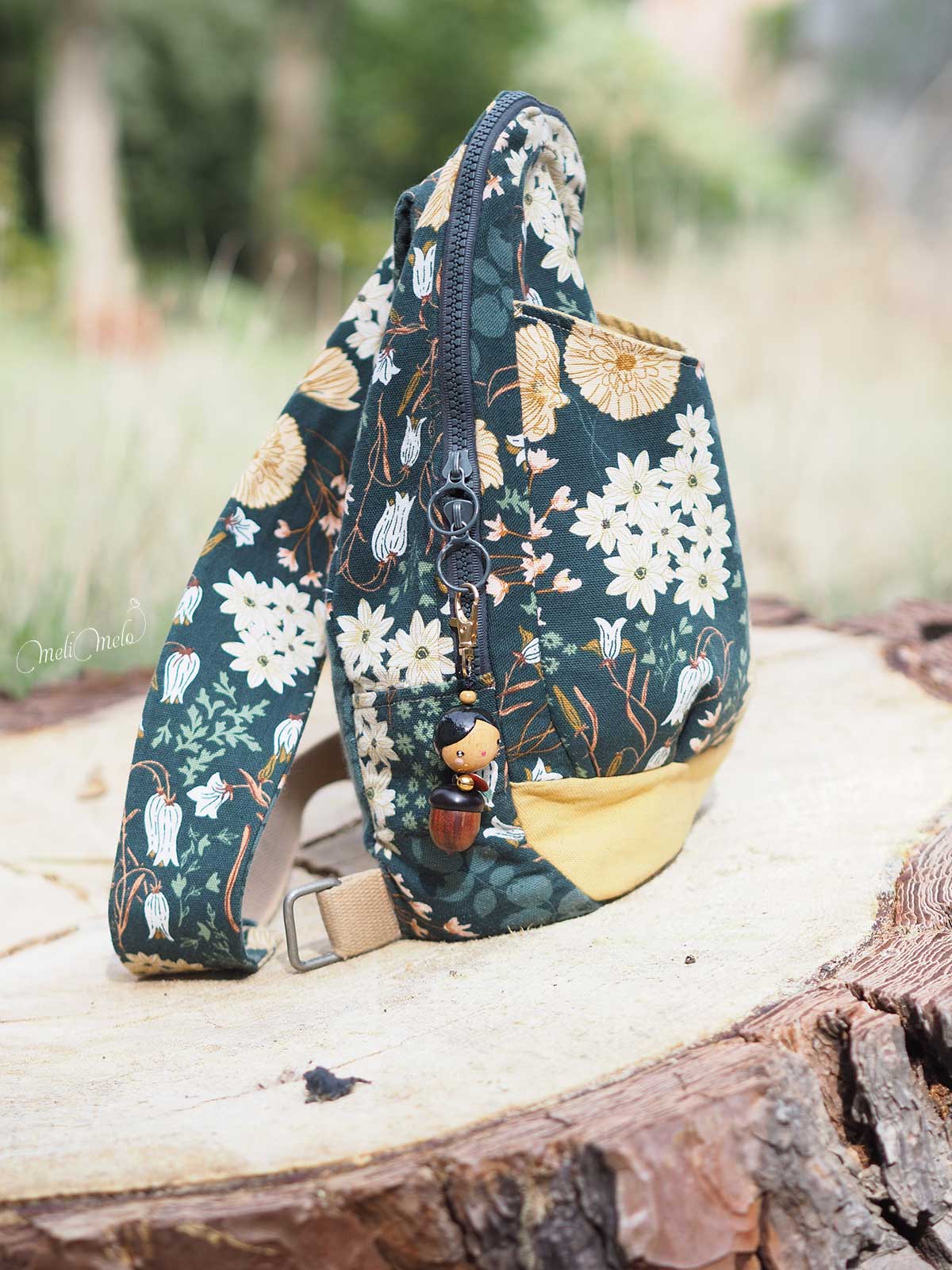 sac-bandouliere-toile-canvas-vert-foret-fleurs-wearefabrics-agfwildforgotten-rivka-sling-laboutiquedemelimelo