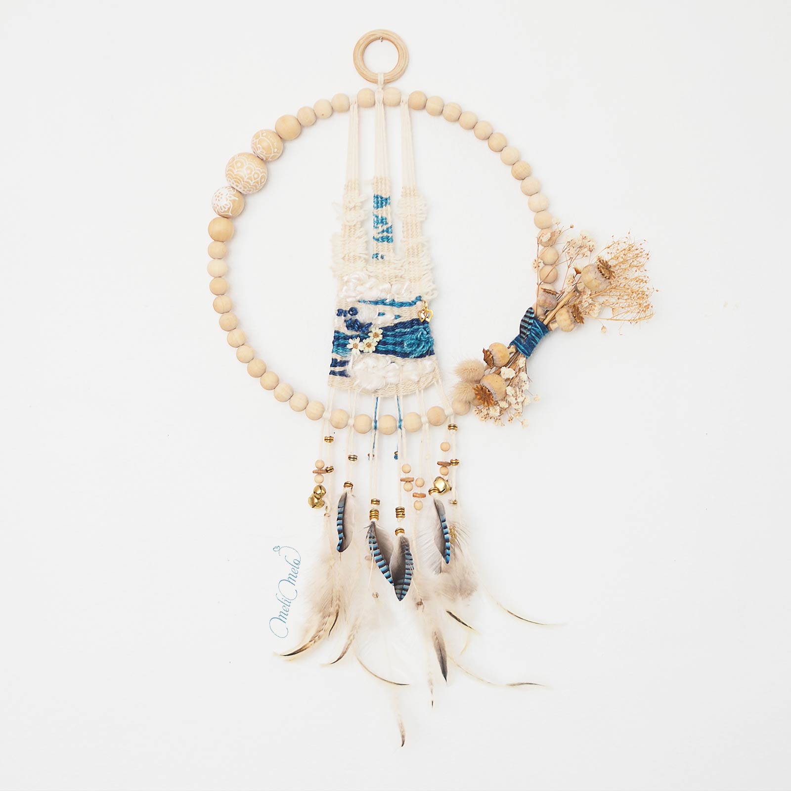 tissage-couronne-bois-attrape-reves-plume-bleu-geai-laboutiquedemelimelo