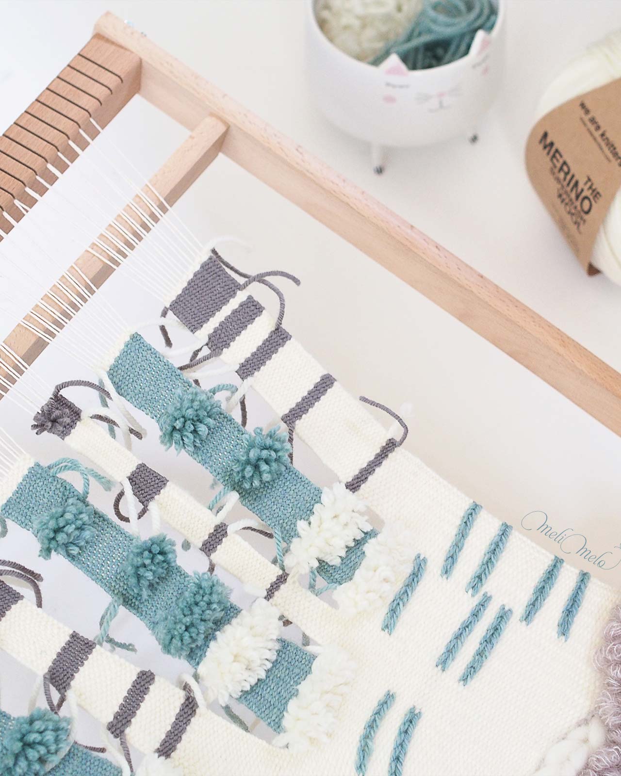 tissage-handweaving-pompon-laine-merinos-laboutiquedemelimelo
