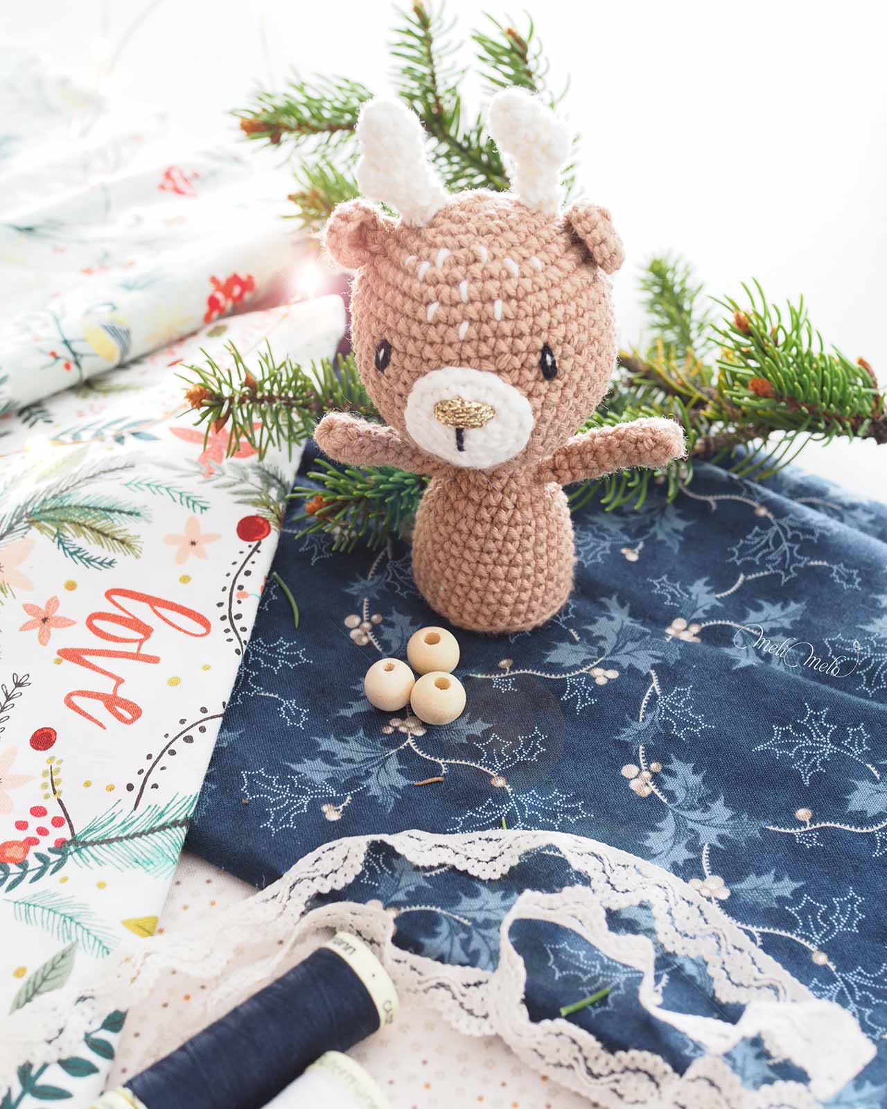 tissu-houx-hiver-bleu-calendrier-avent-creatif-2025-laboutiquedemelimelo