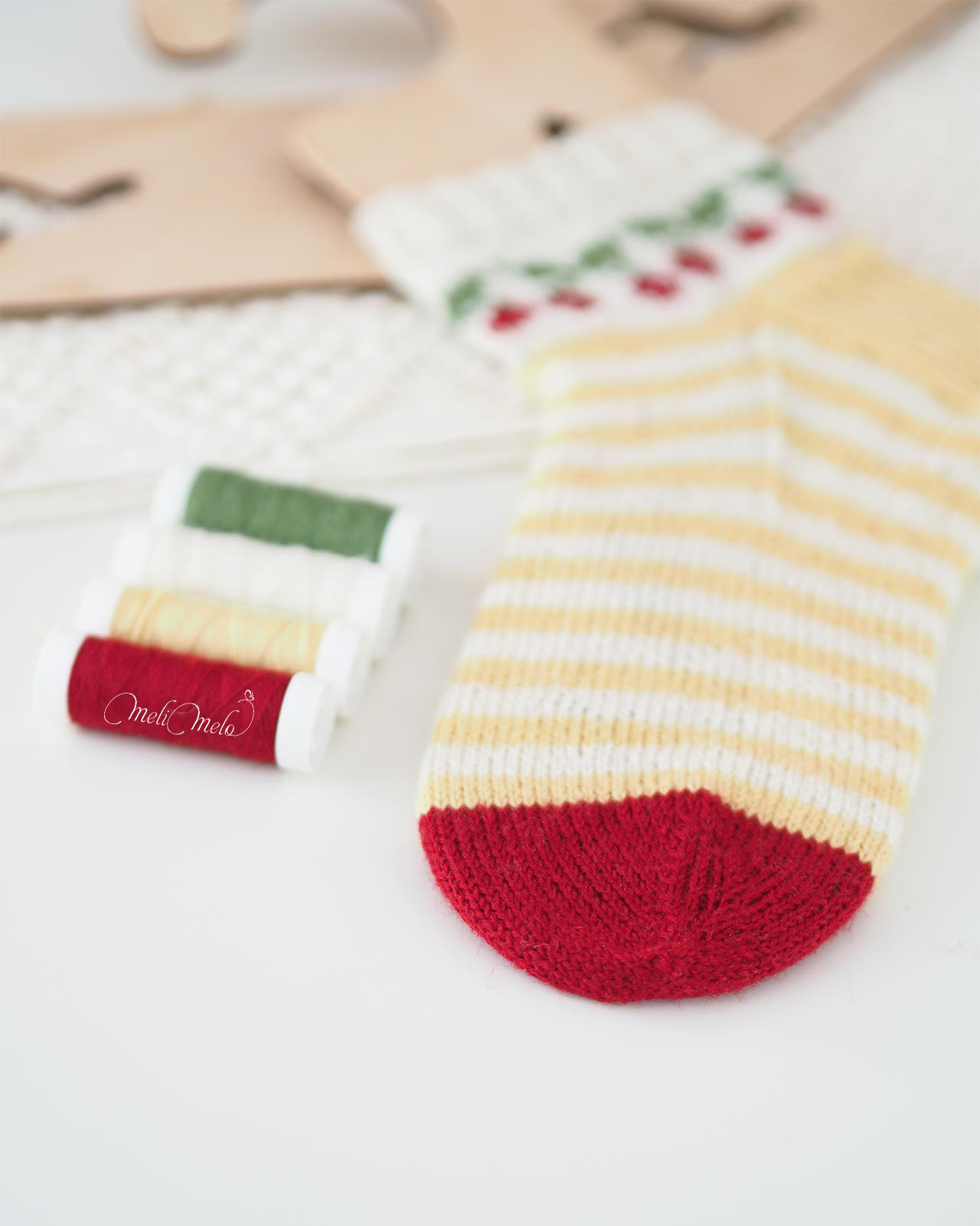 tricot-chaussette-pointe-laine-jawoll-lang-yarns-couleur-61-rouge-laboutiquedemelimelo