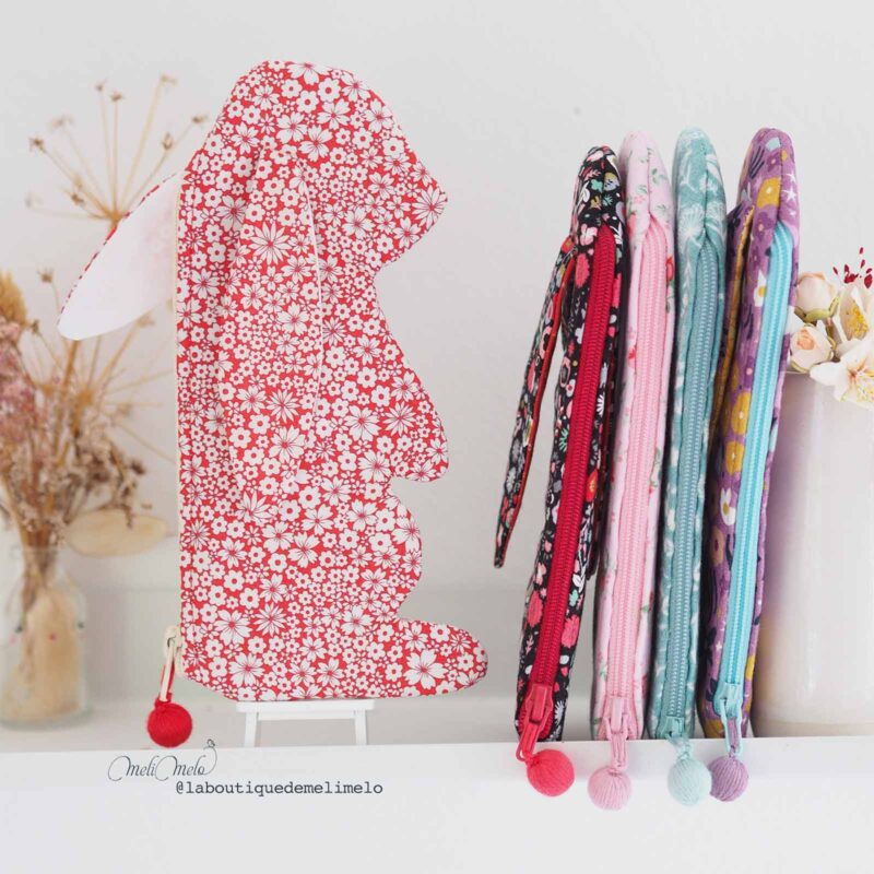 trousse-accessoire-lapin-fleur-rouge-couture-liberty-fourre-tout--laboutiquedemelimelo