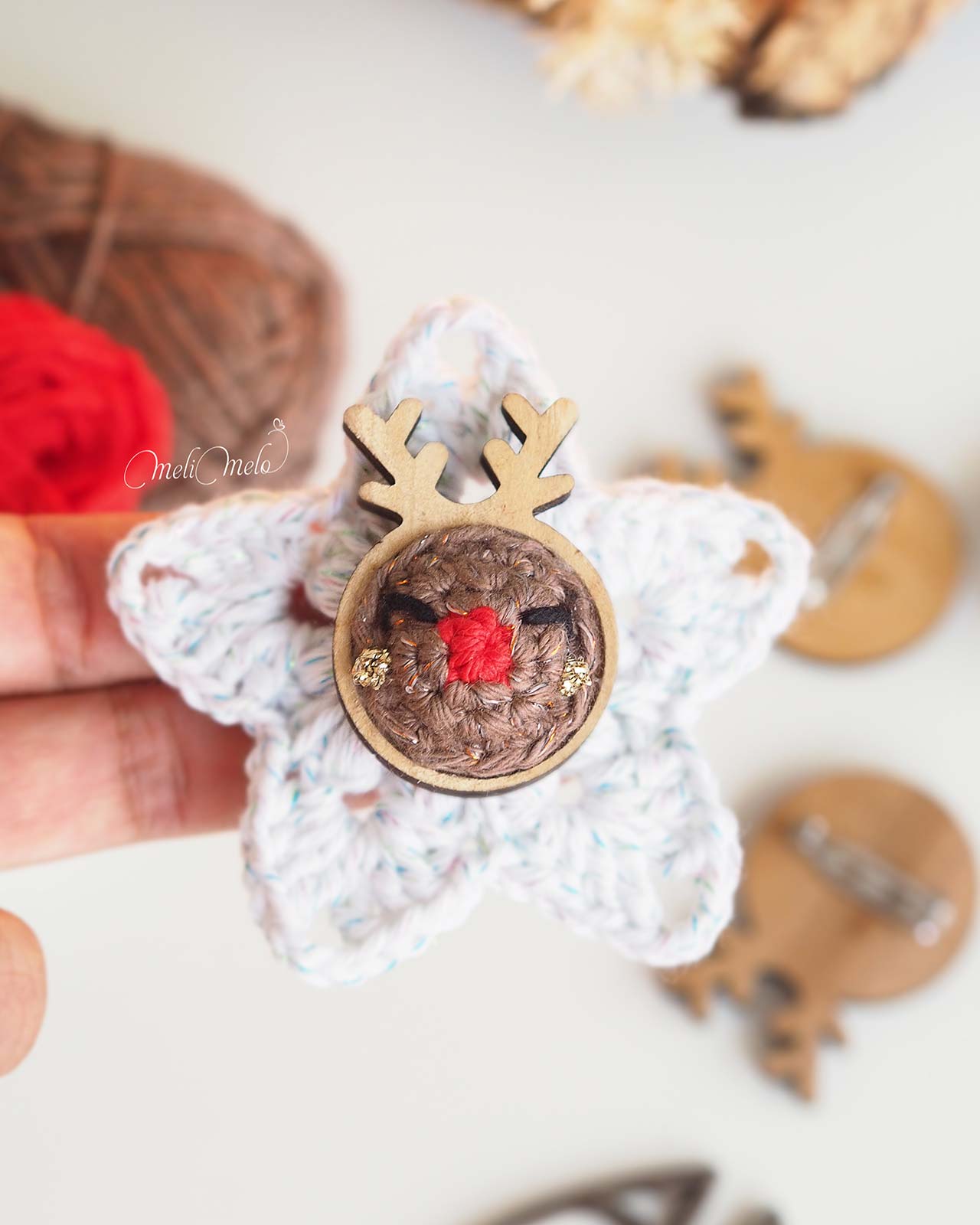 tutoriel-crochet-broche-mini-renne-rodolphe-etoile-coton-ricorumi-calendrier-avent-laboutiquedemelimelo