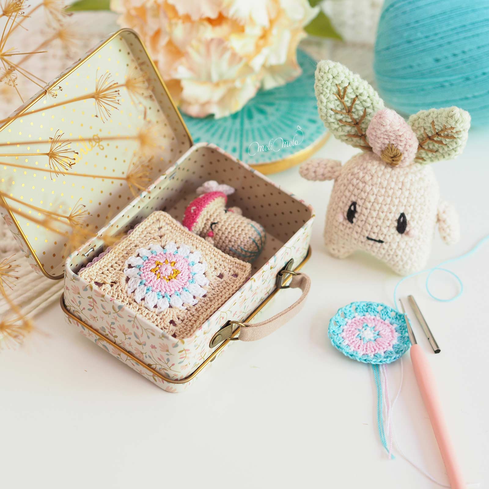 valise-miniature-maileg-crochet-granny-queen-amigurumi-mandragore-laboutiquedemelimelo