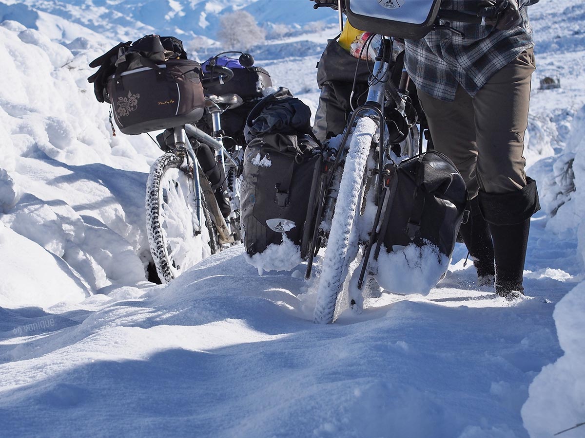 vaude-aqua-pannier-waterproof-winter-snow-yoniquenews